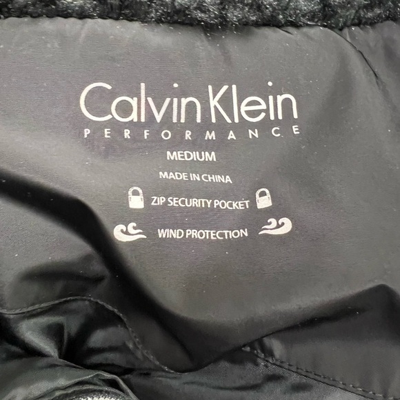 Calvin Klein Faux Fur Puffer Vest Size Medium - Picture 8 of 9